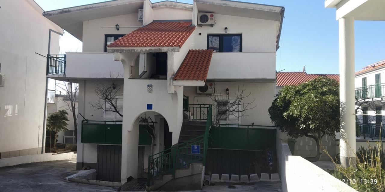 Rooms Tia Baška Voda Εξωτερικό φωτογραφία