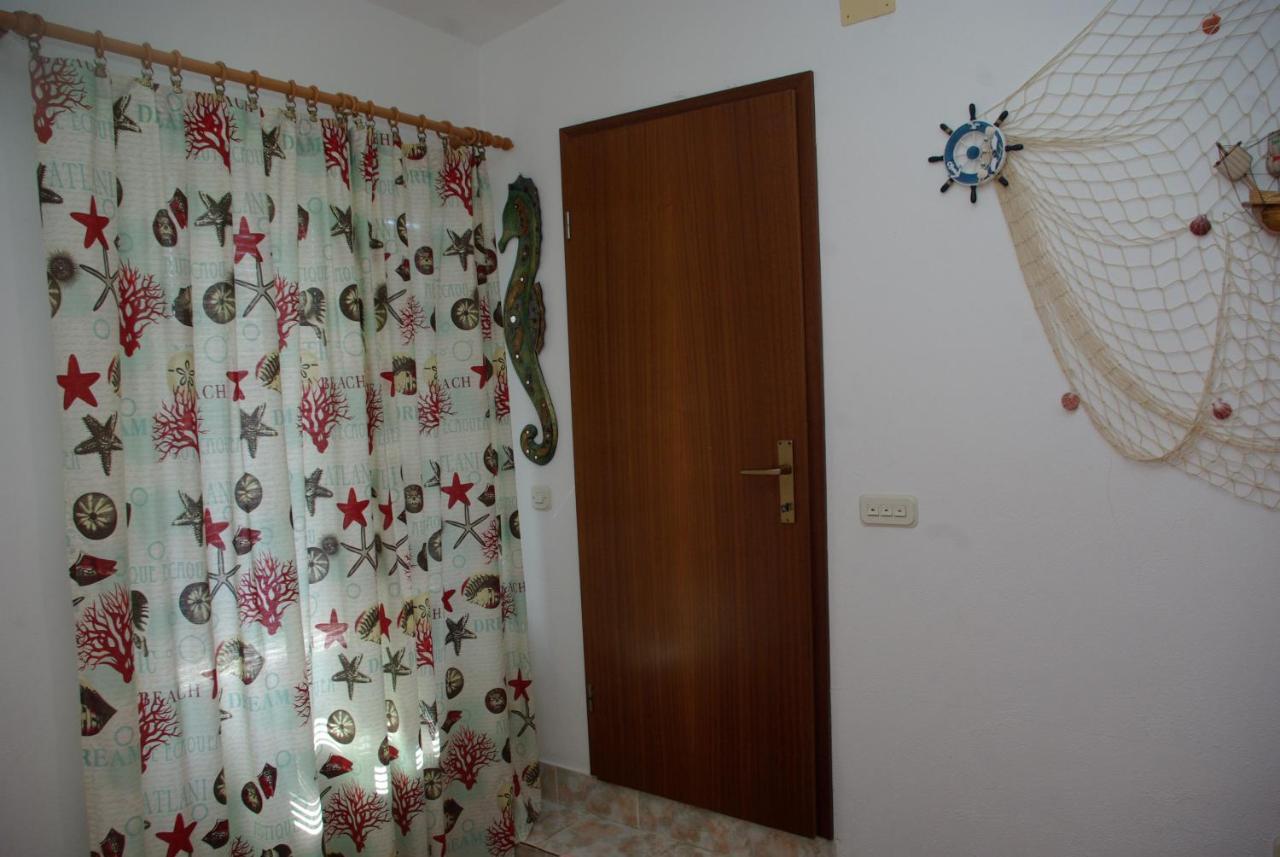 Rooms Tia Baška Voda Εξωτερικό φωτογραφία