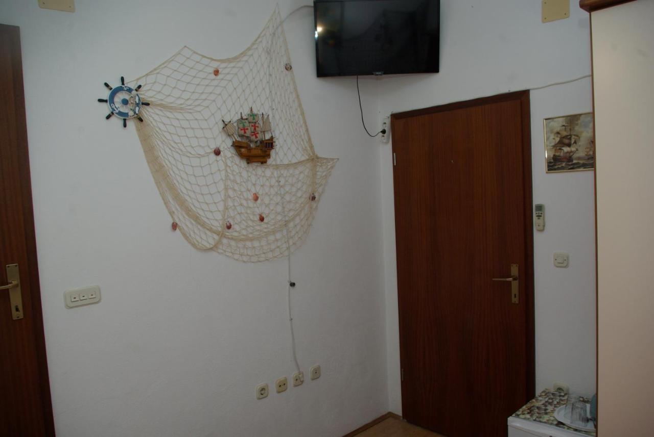 Rooms Tia Baška Voda Εξωτερικό φωτογραφία